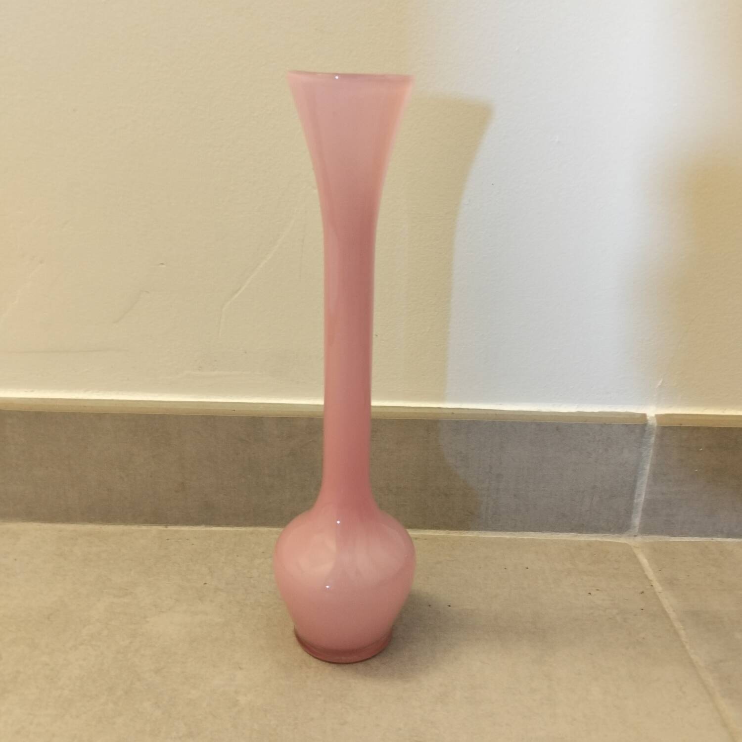Soliflore vase opaline rose vintage