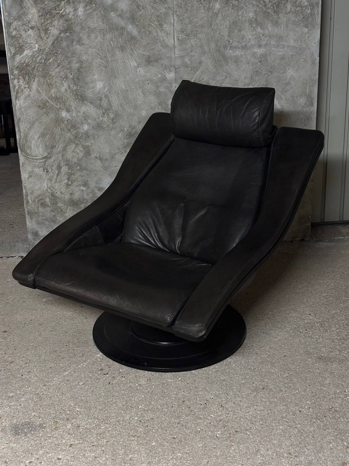 Mid-century armchair in black leather Nelo Sweden