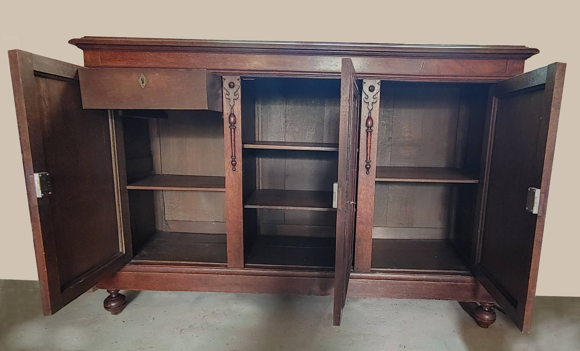 antique sideboard with 3 doors from the late 19th century in oak - very good condition