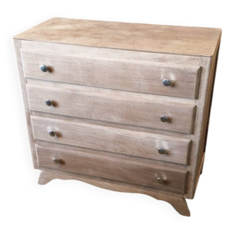 Oak chest of drawers