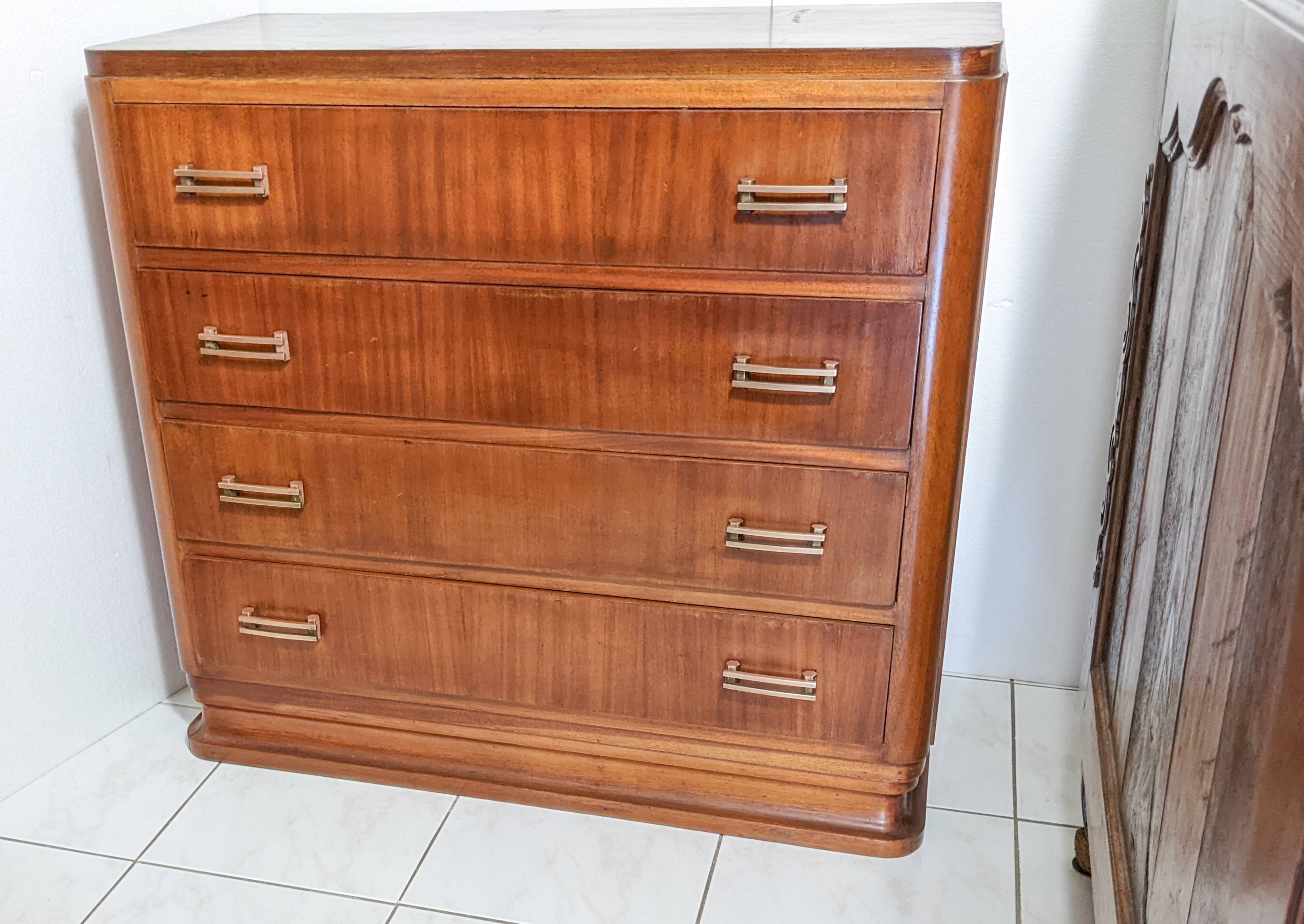 Art Deco period banker's chest of drawers circa 1920 in mahogany and mahogany veneer