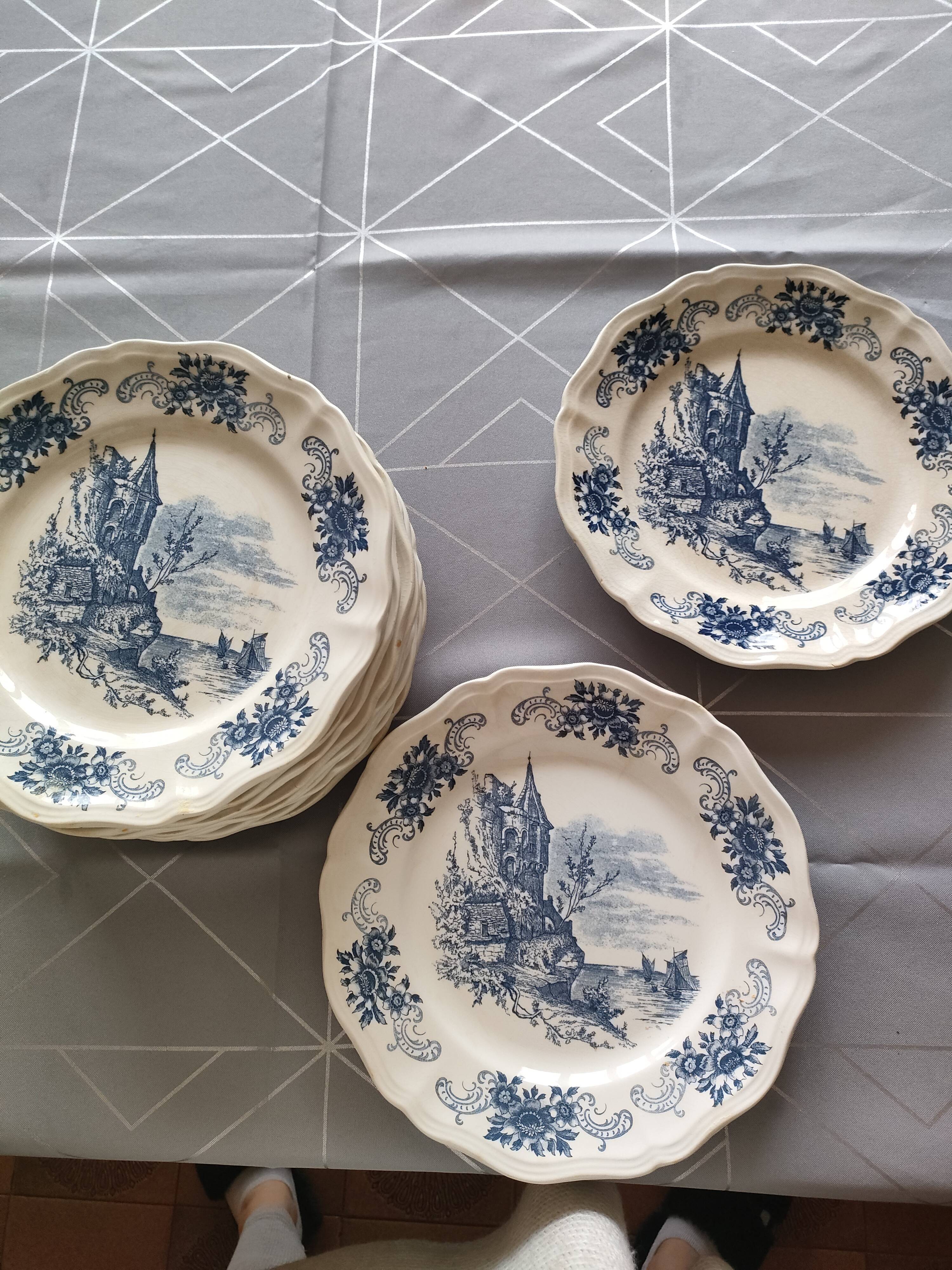 Surrey Sarguemine plate