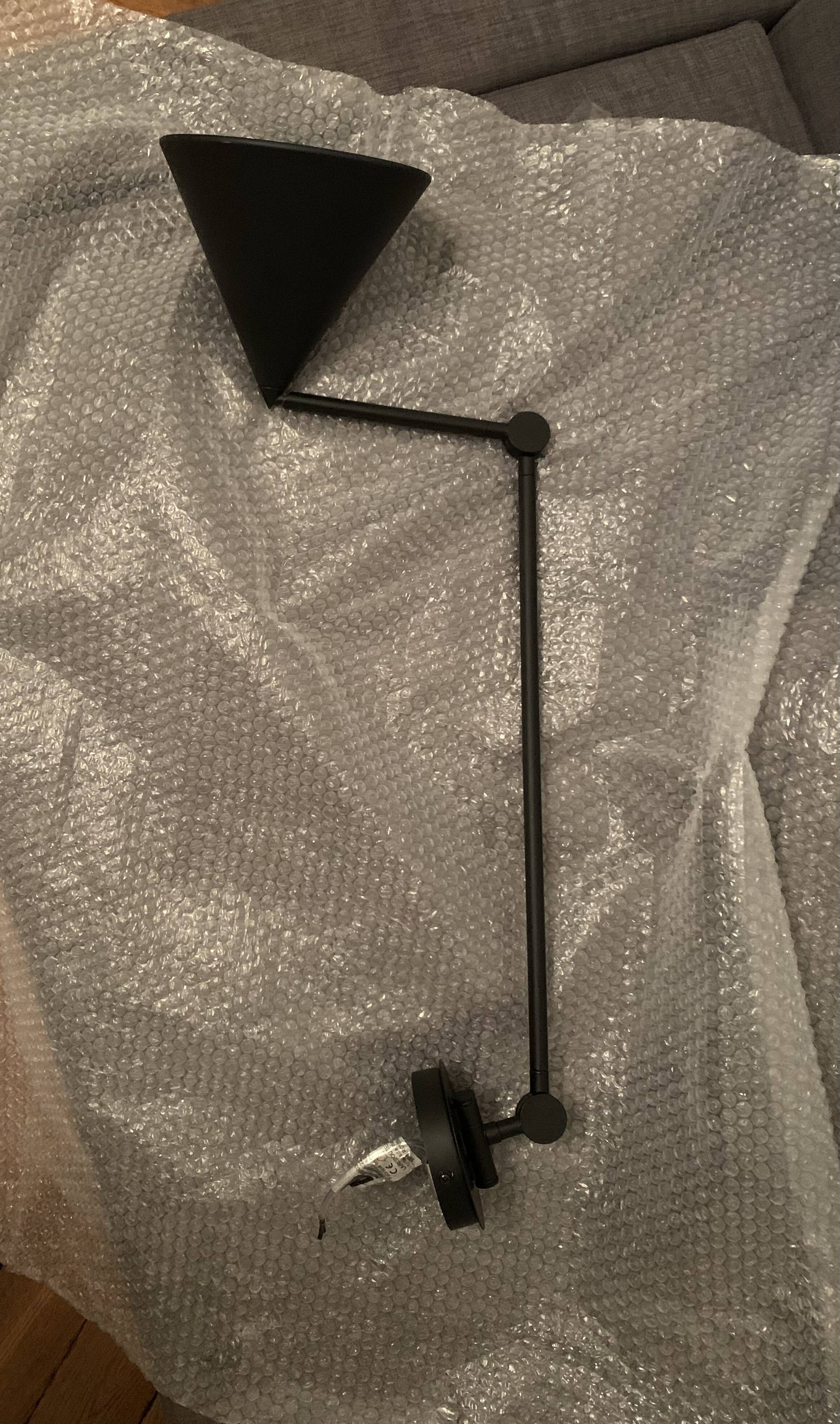 Articulated wall lamp / reading light