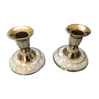 Set of 2 mother-of-pearl candlesticks and brass