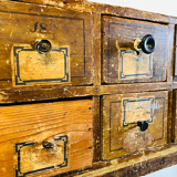 Workshop chest of drawers with authentic drawers