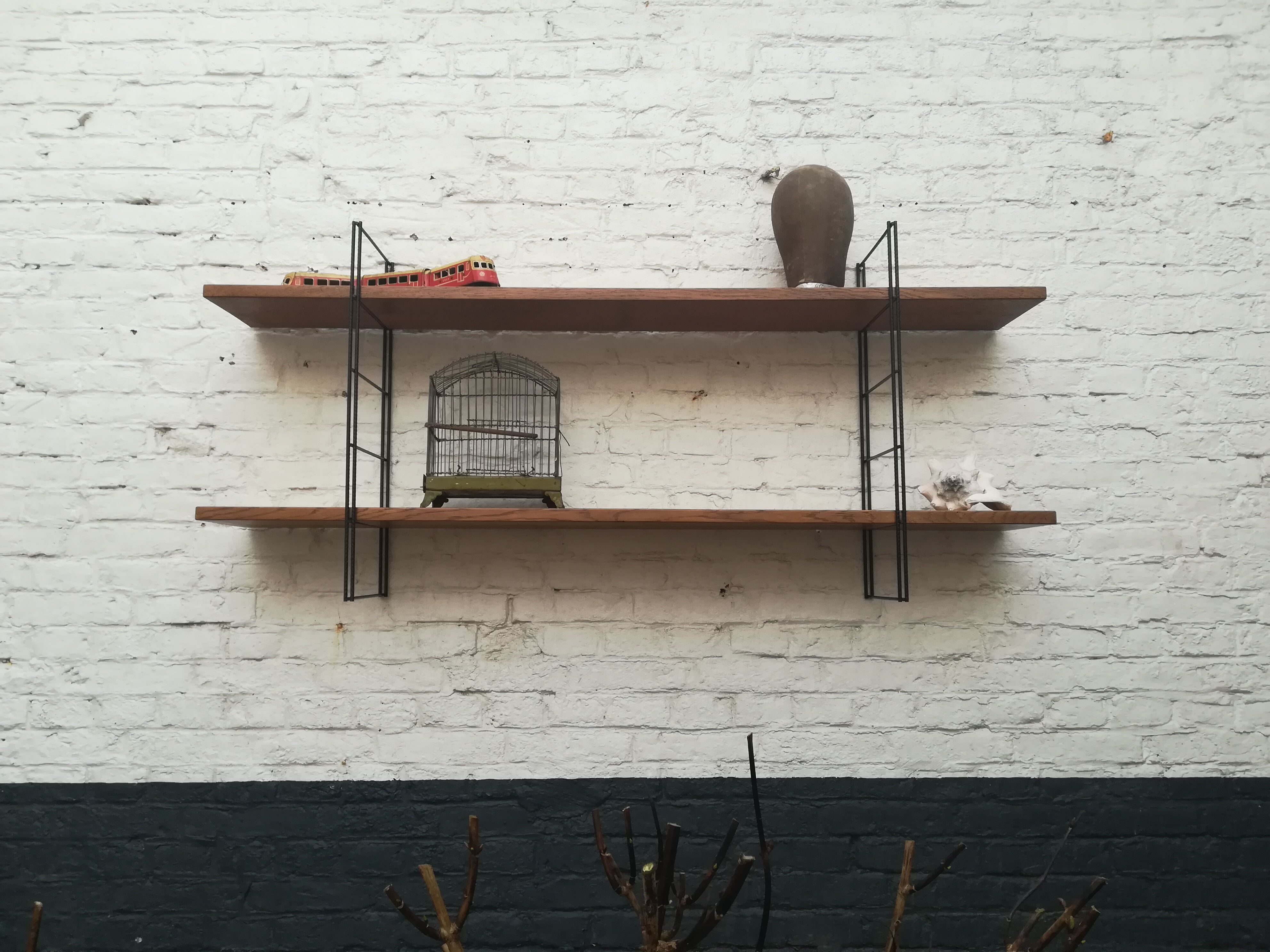 Wall shelf