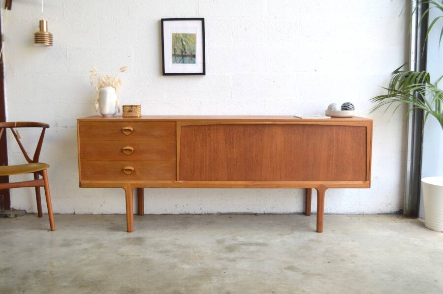 Scottish enfilade by McIntosh 200cm