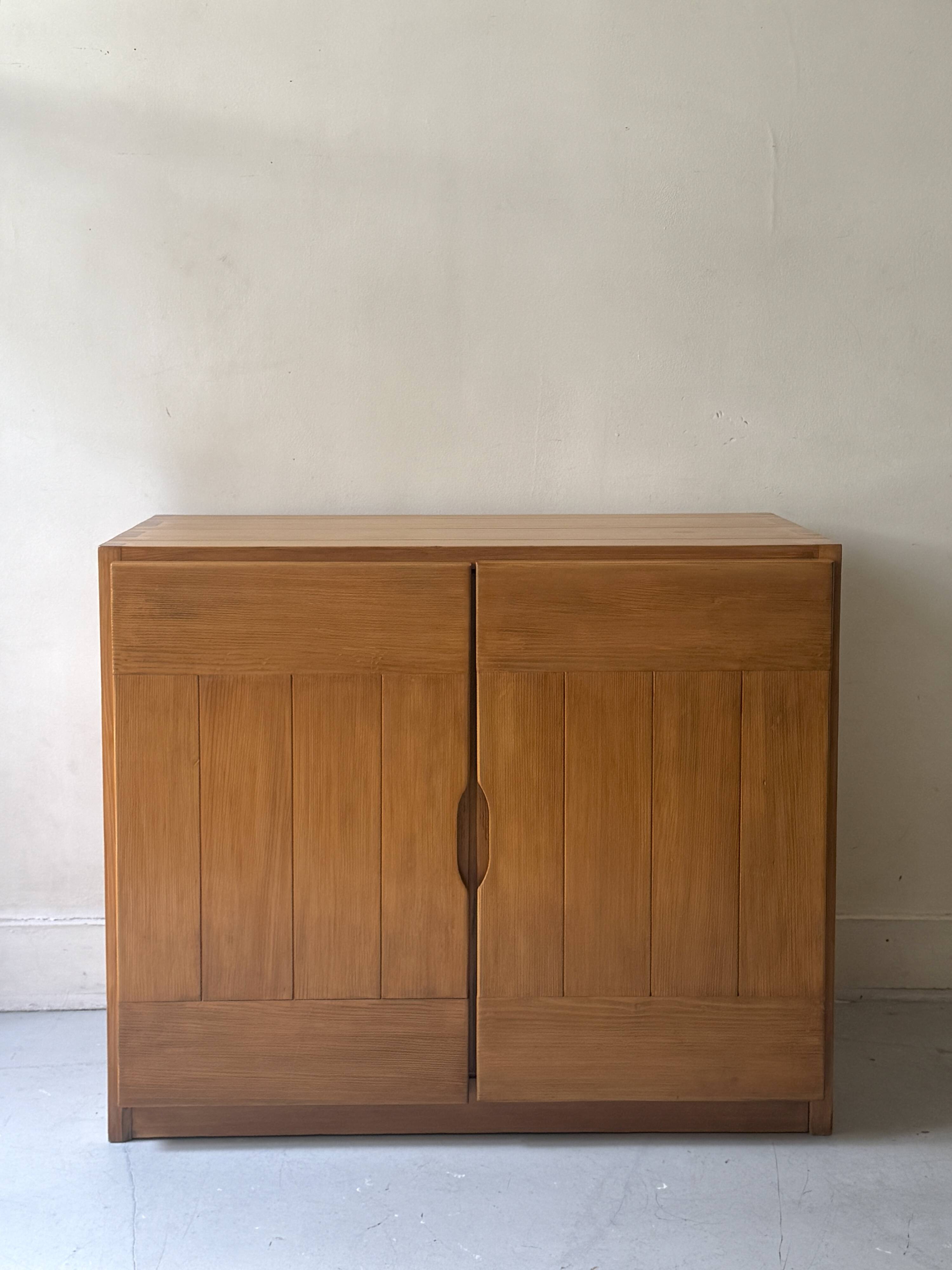 Buffet design en bois orme & pin collection Savoie, Maison Regain 1970