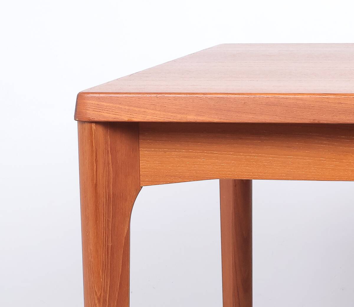 Henning Kjaernulf extendable dining table for Vejle Stølefabrik, 1960s