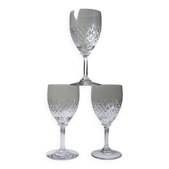 Set of three fine crystal port or aperitif glasses, Saint-Louis style 1950-1970.