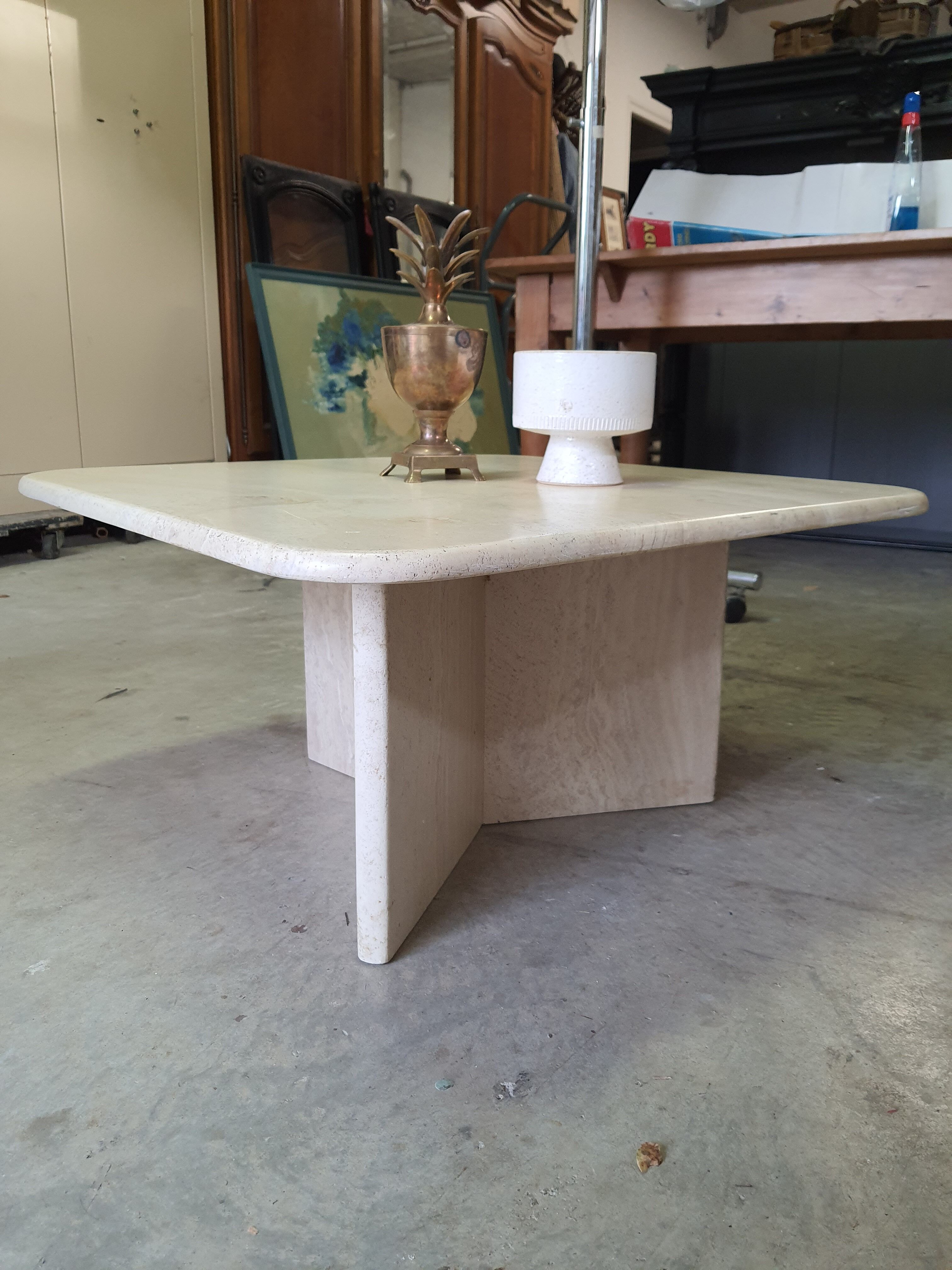 Coffee table in travertine Roche bobois