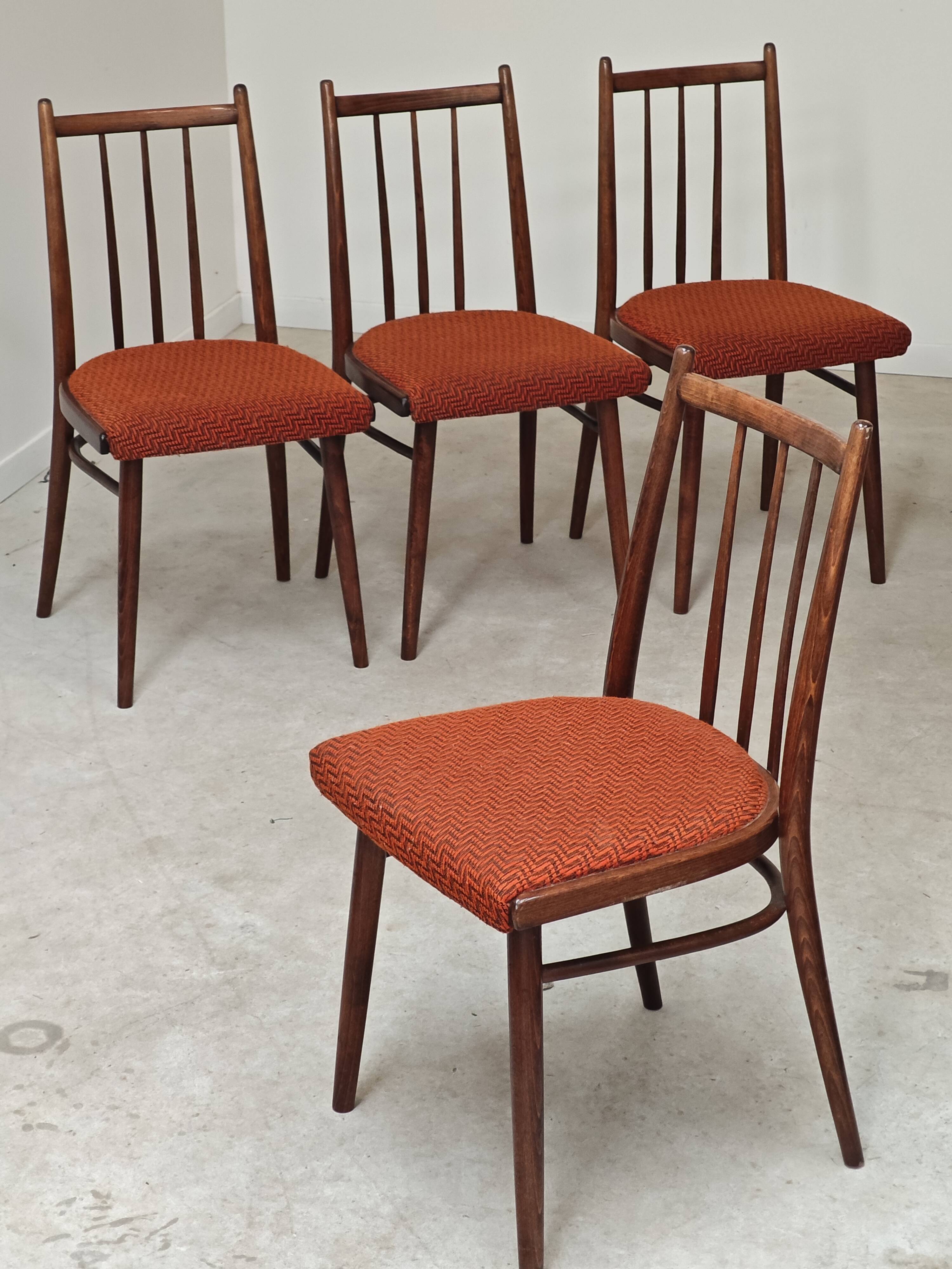 Set of 4 dining chairs TON Bystrice Antonin Suman orange fabric