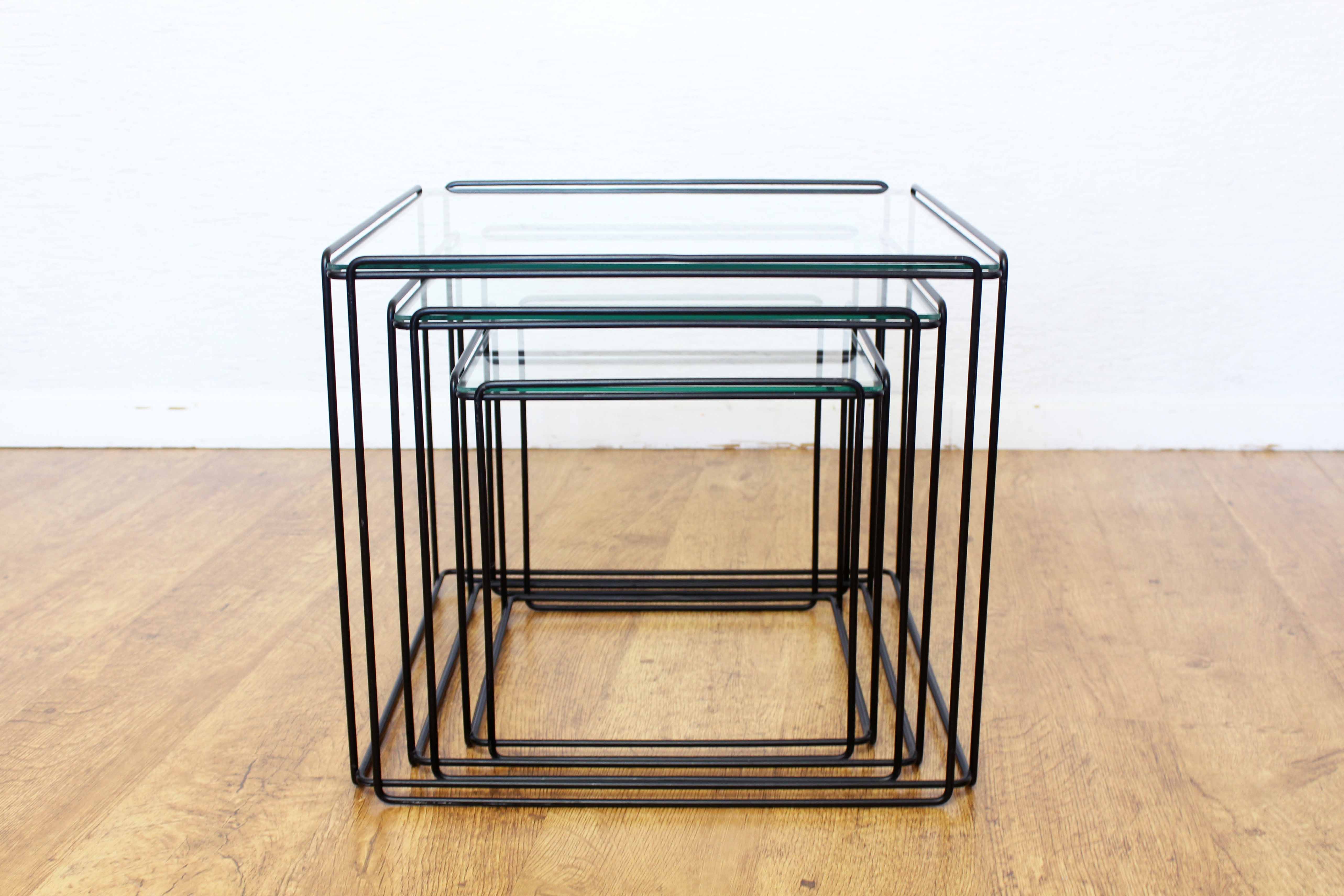 Nesting tables by Max Sauze, Isocèle edition