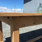 Farm table