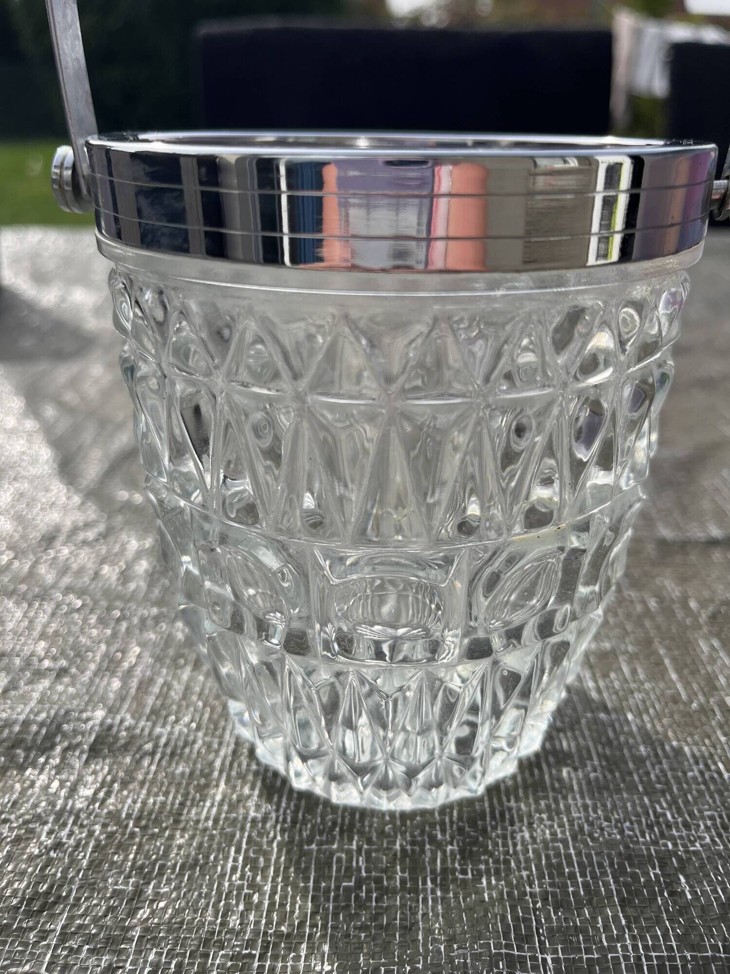 Oberglas Austria ice bucket from the 1960s in very good condition.
