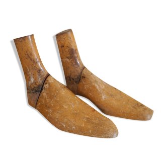 Paire anciennes formes à chaussures embauchoirs bottines old wooden shoe shapes