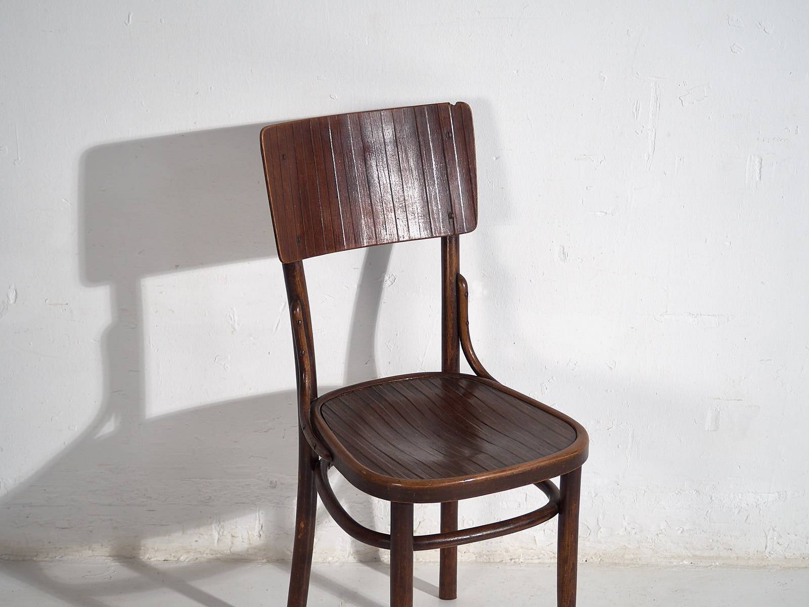 Antique Thonet bentwood chairs (c.1940). Set of 4 pieces