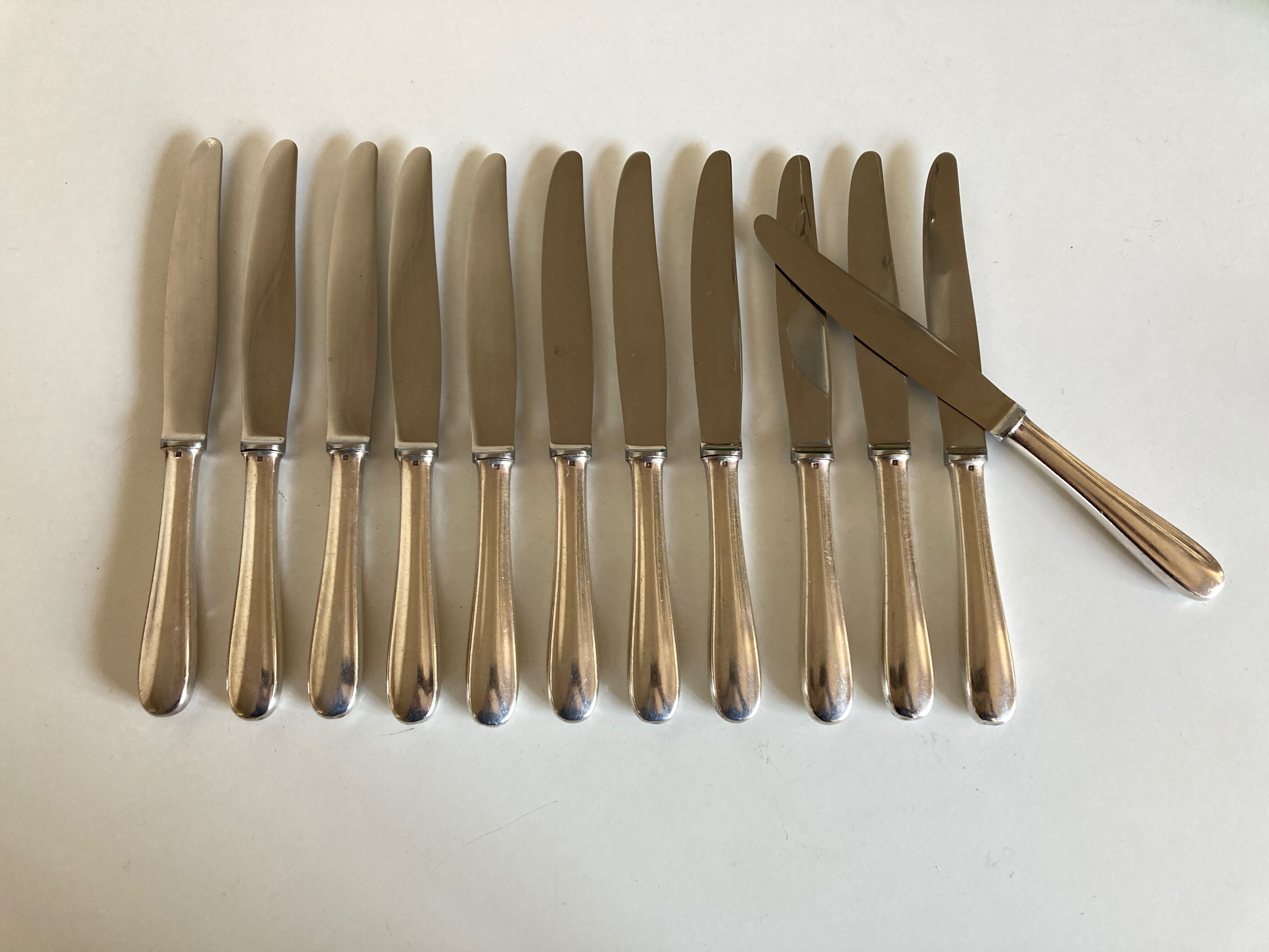 Set de 12 couteaux Christofle Dax métal argenté 1950