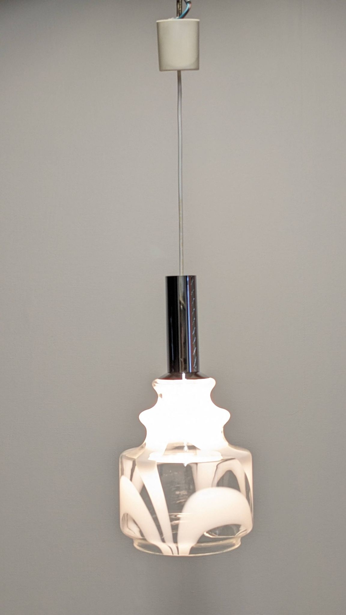 Suspension en verre Murano marbré blanc, Italie vers 1970