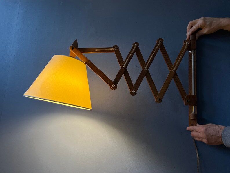 Wall lamp scissors in teak wood lampshade beige