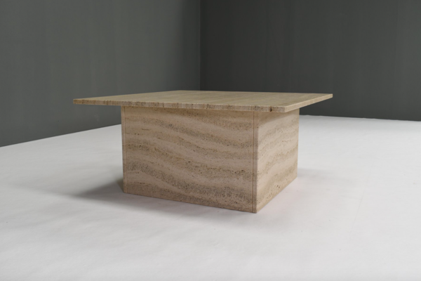 Table basse carrée en travertin, Italie 1970