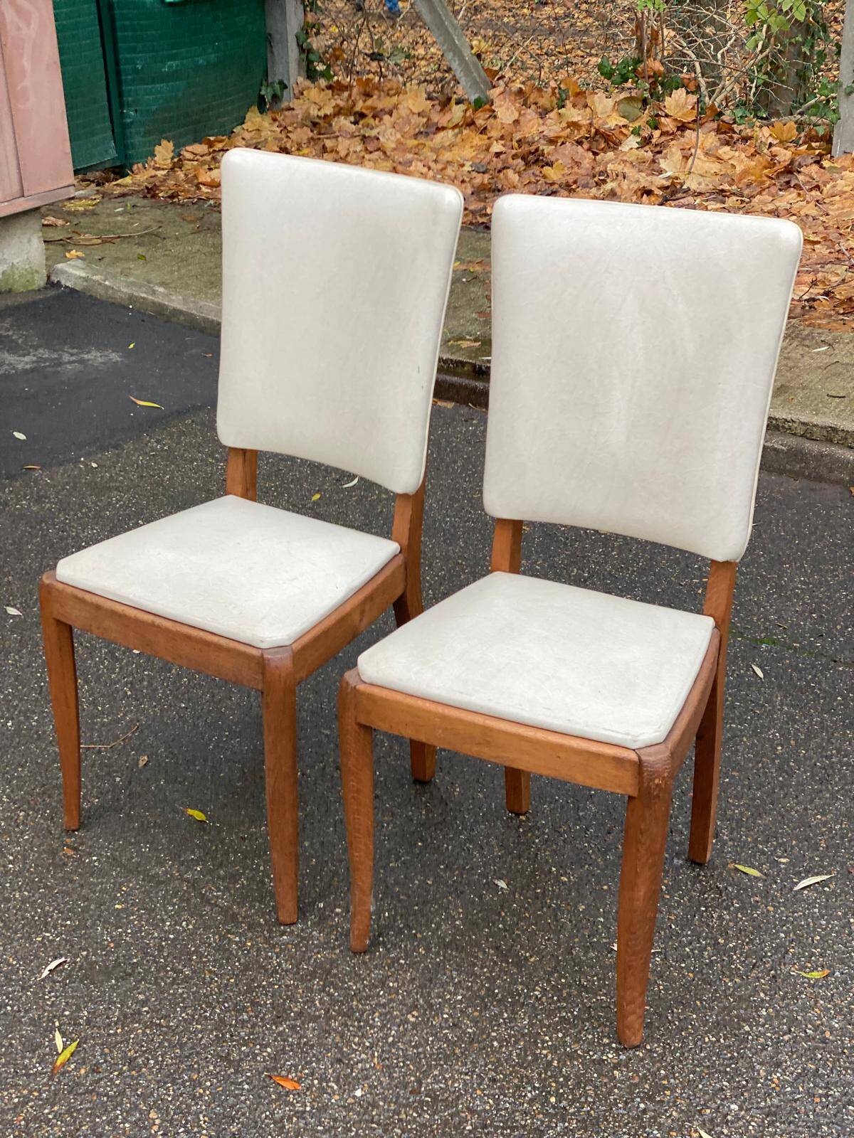 2 Scandinavian chairs in teak and white leather, 1960