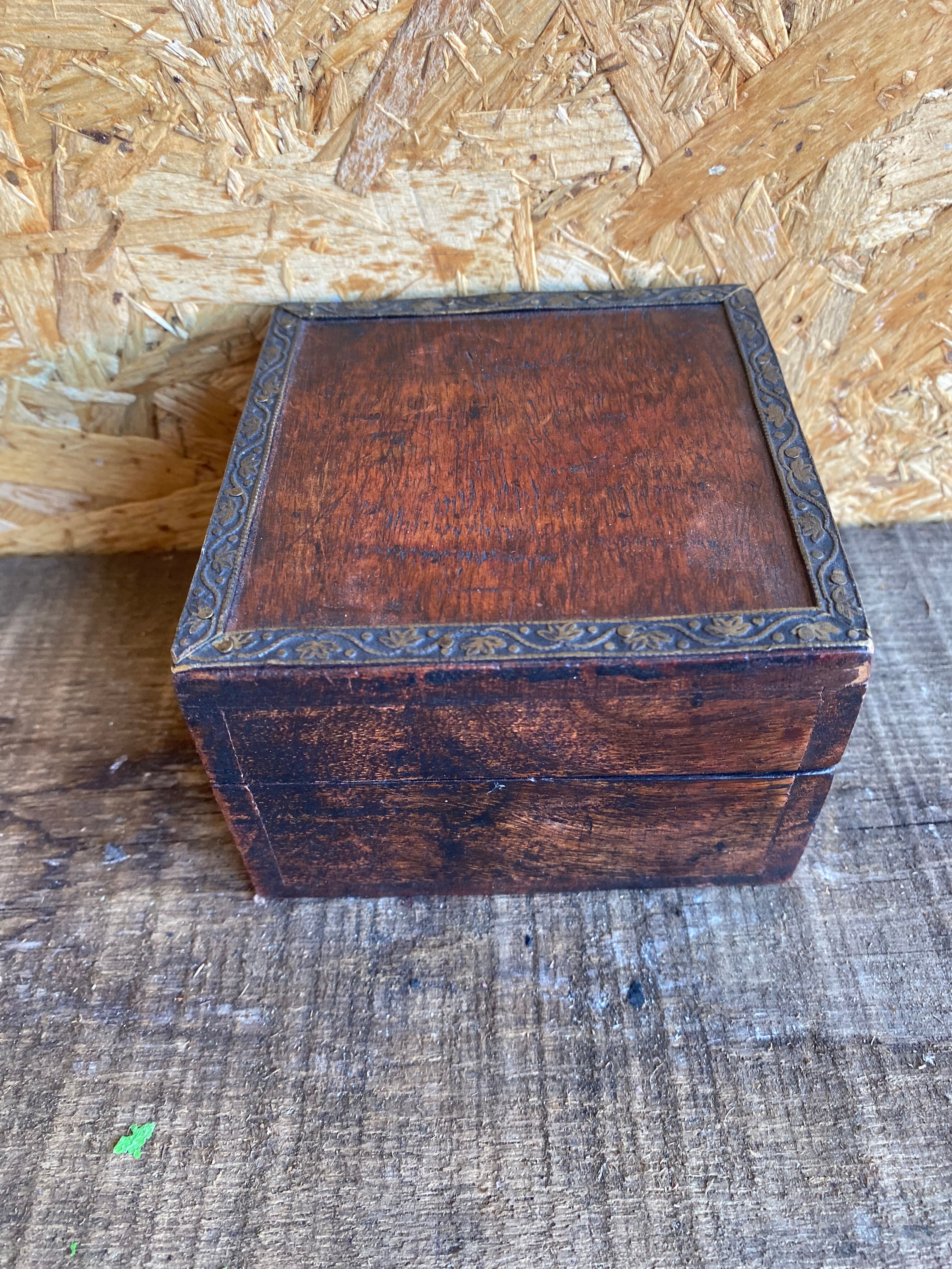 Antique Box Jewellery Wood + Leaf Motif Bronze Vintage #D98