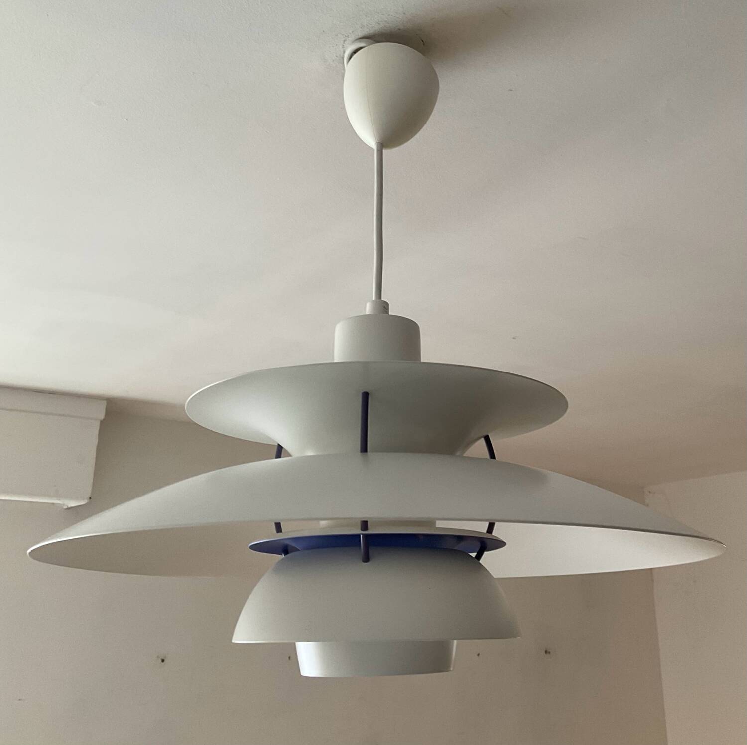 Suspension PH5 Louis Poulsen par Poul Henningsen