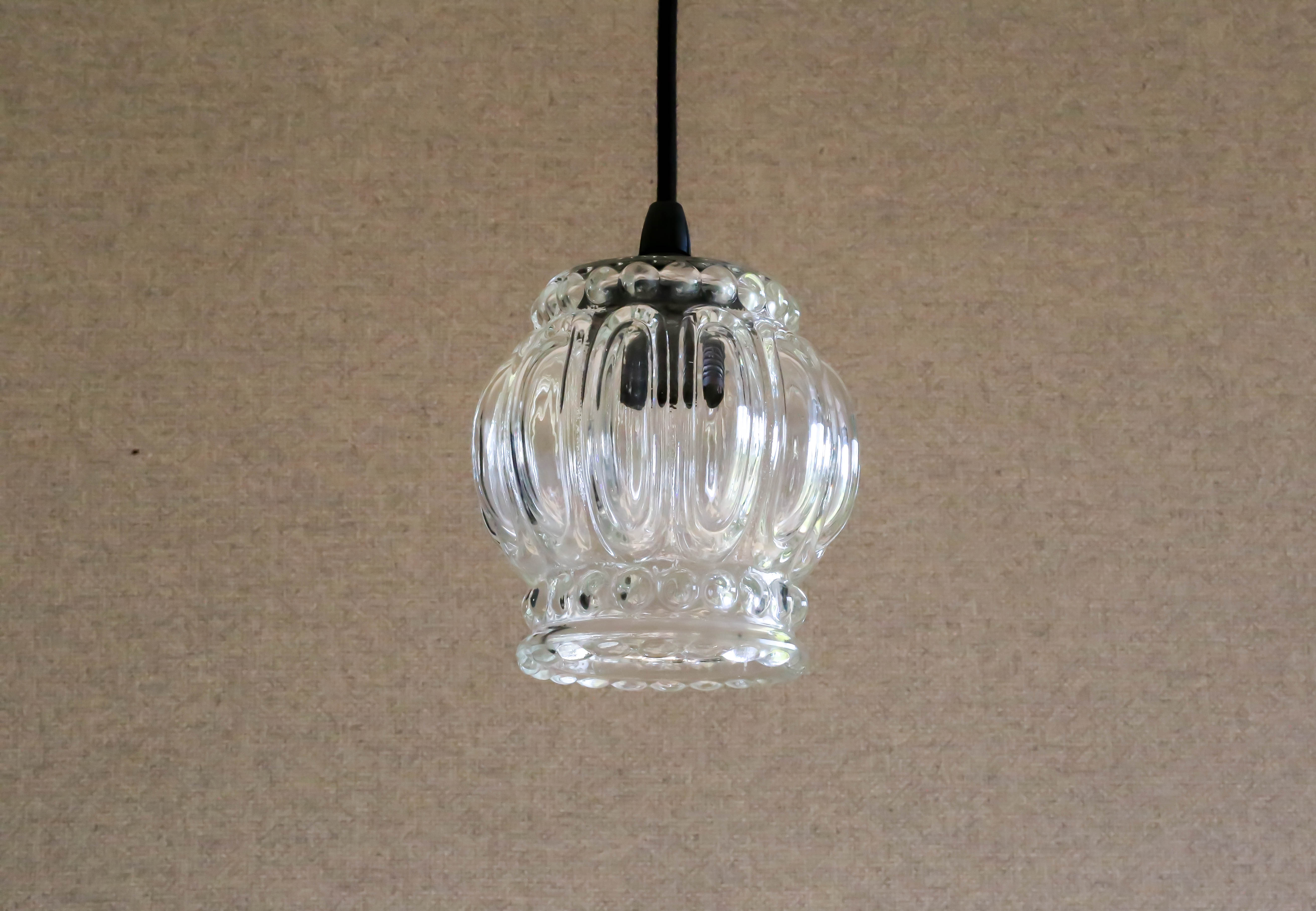 Molded glass suspension with new black cable