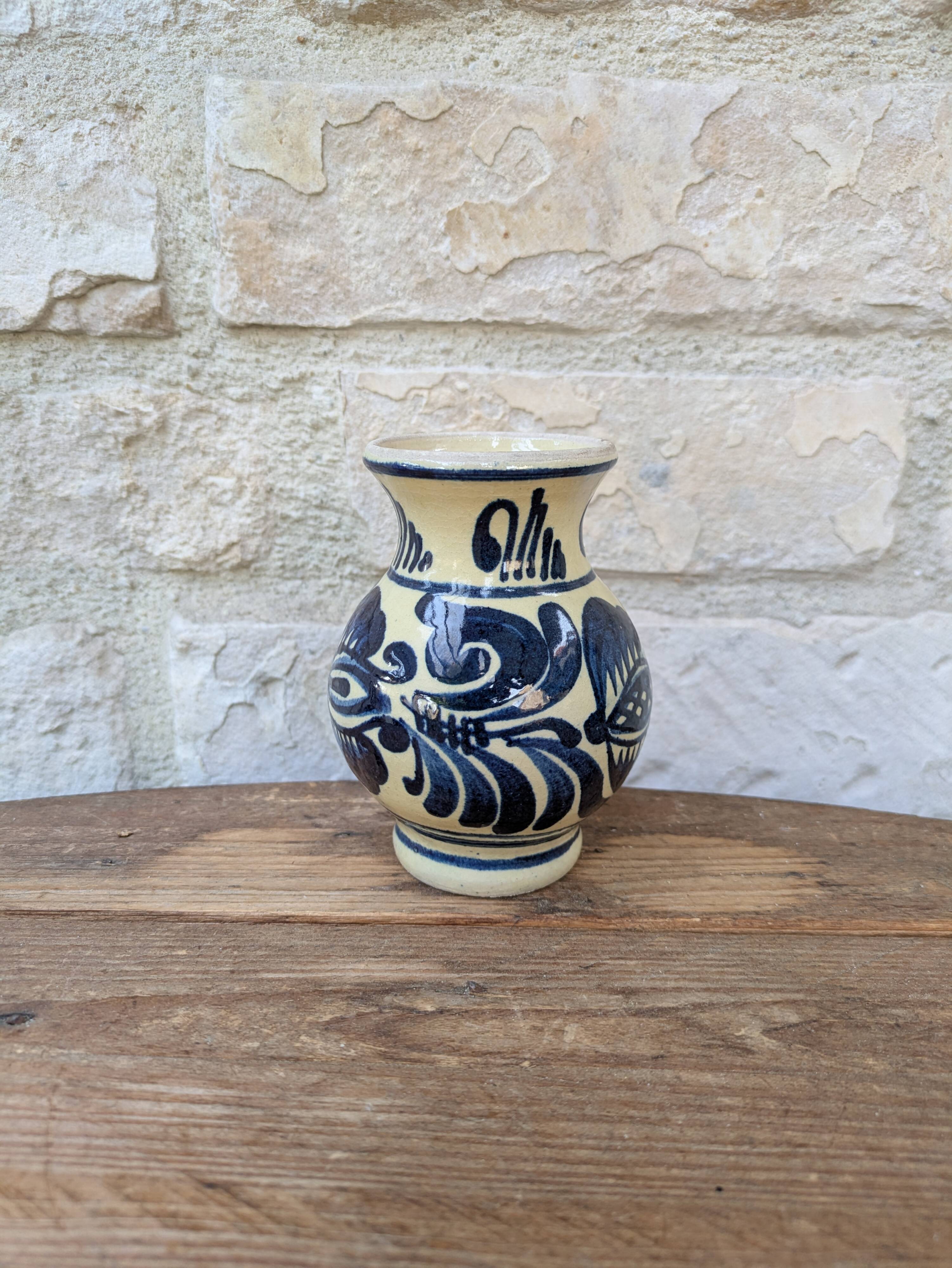 Vase en terre cuite vernissée motif bleu Korond Transylvanie H11cm