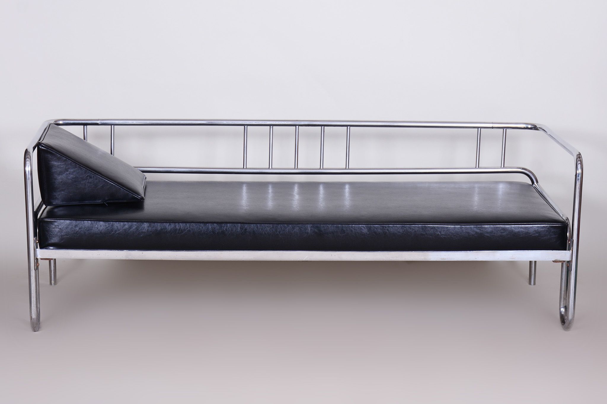 Restored black bauhaus sofa, high-quality leather, chrome-plated steel, 1930s