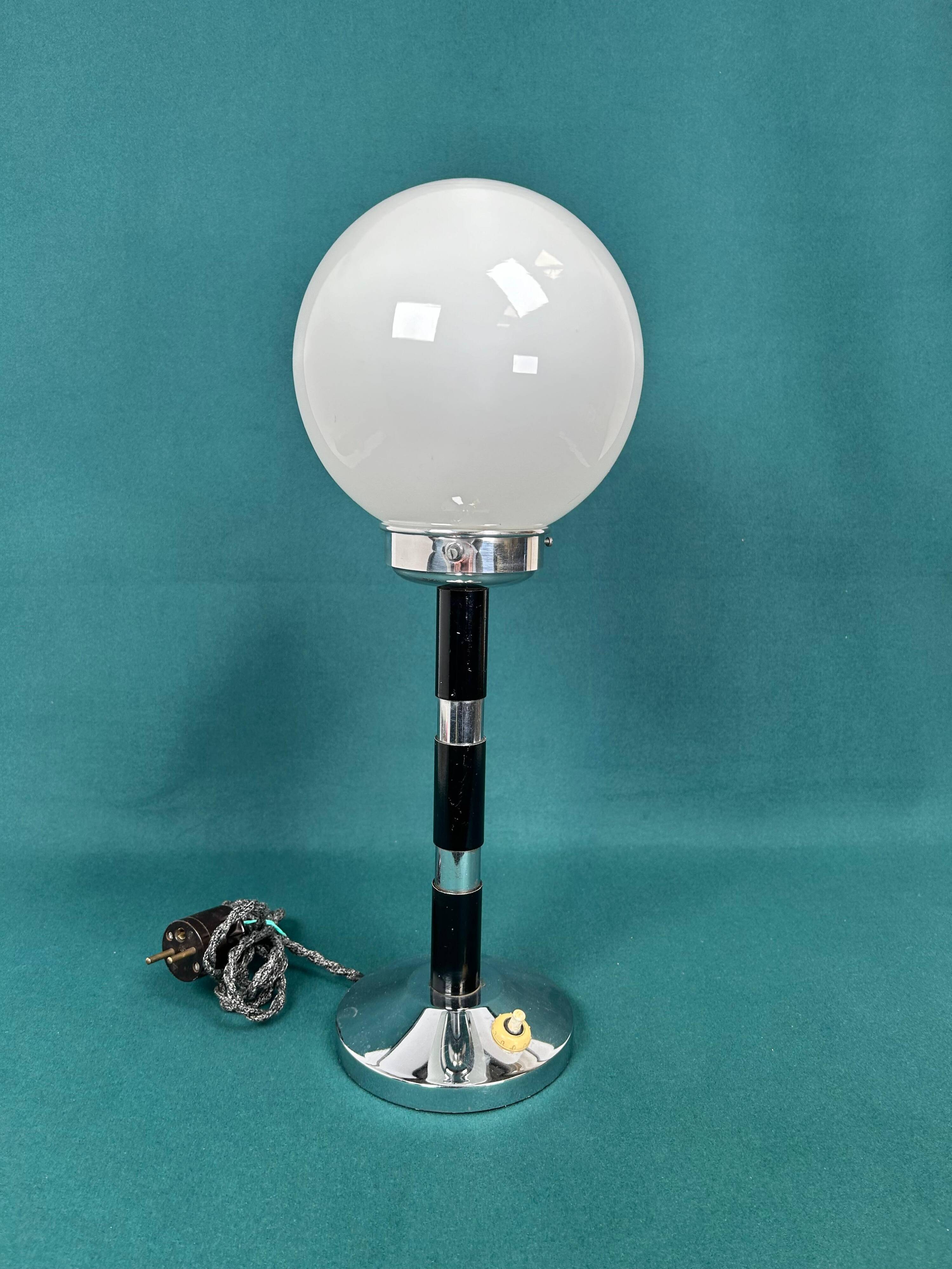 Bauhaus table lamp