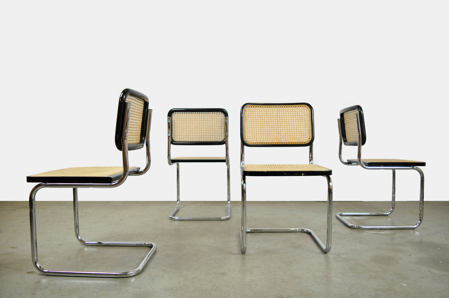 Set of 4 Cesca tubular frame cantilever dining chairs, Italy 1990s