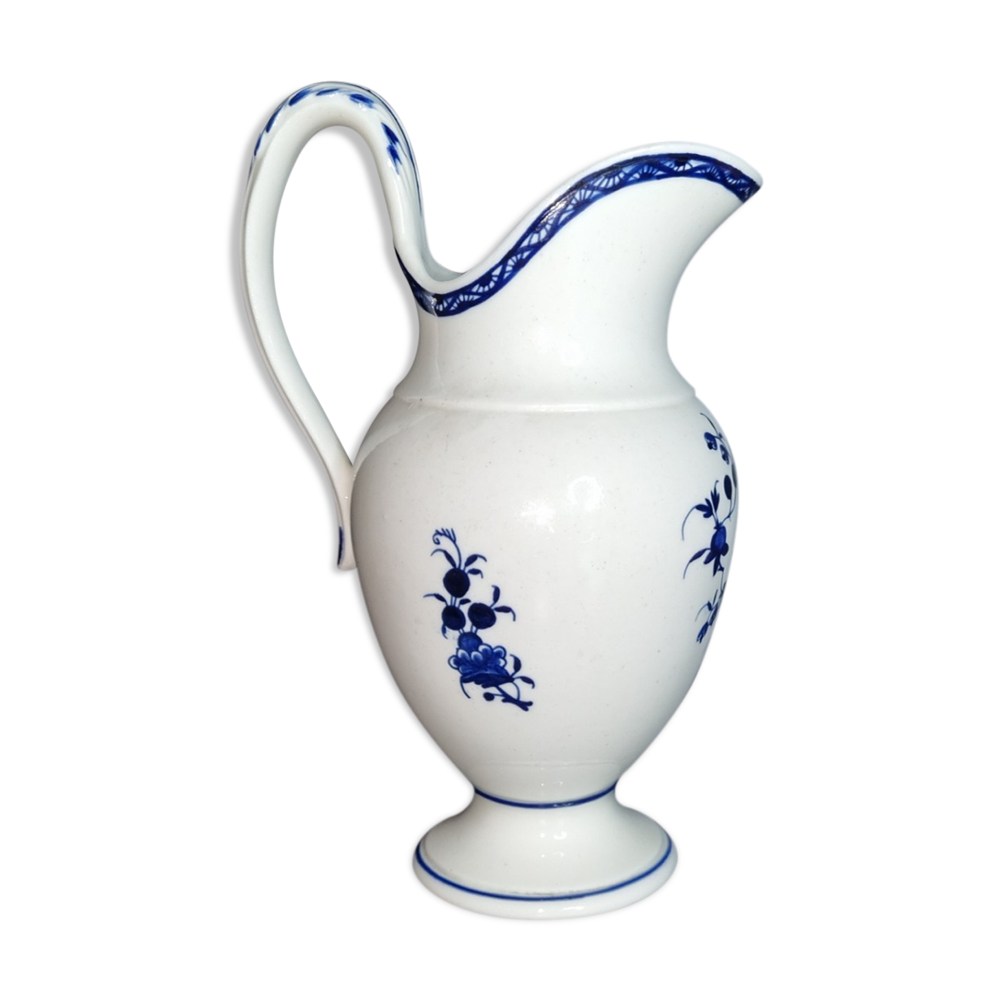 Pot à lait en porcelaine de Tournai