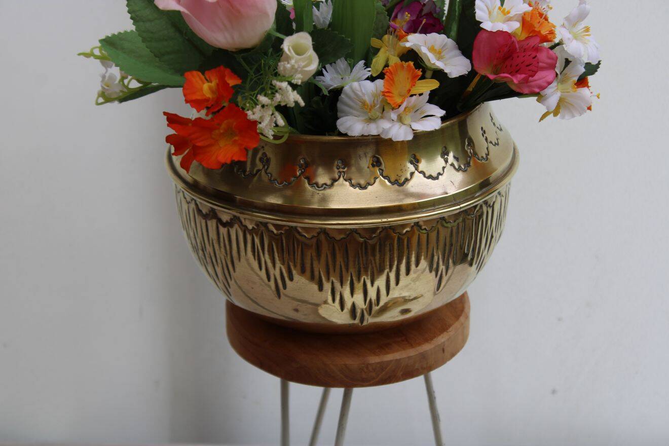Golden brass cache-pot