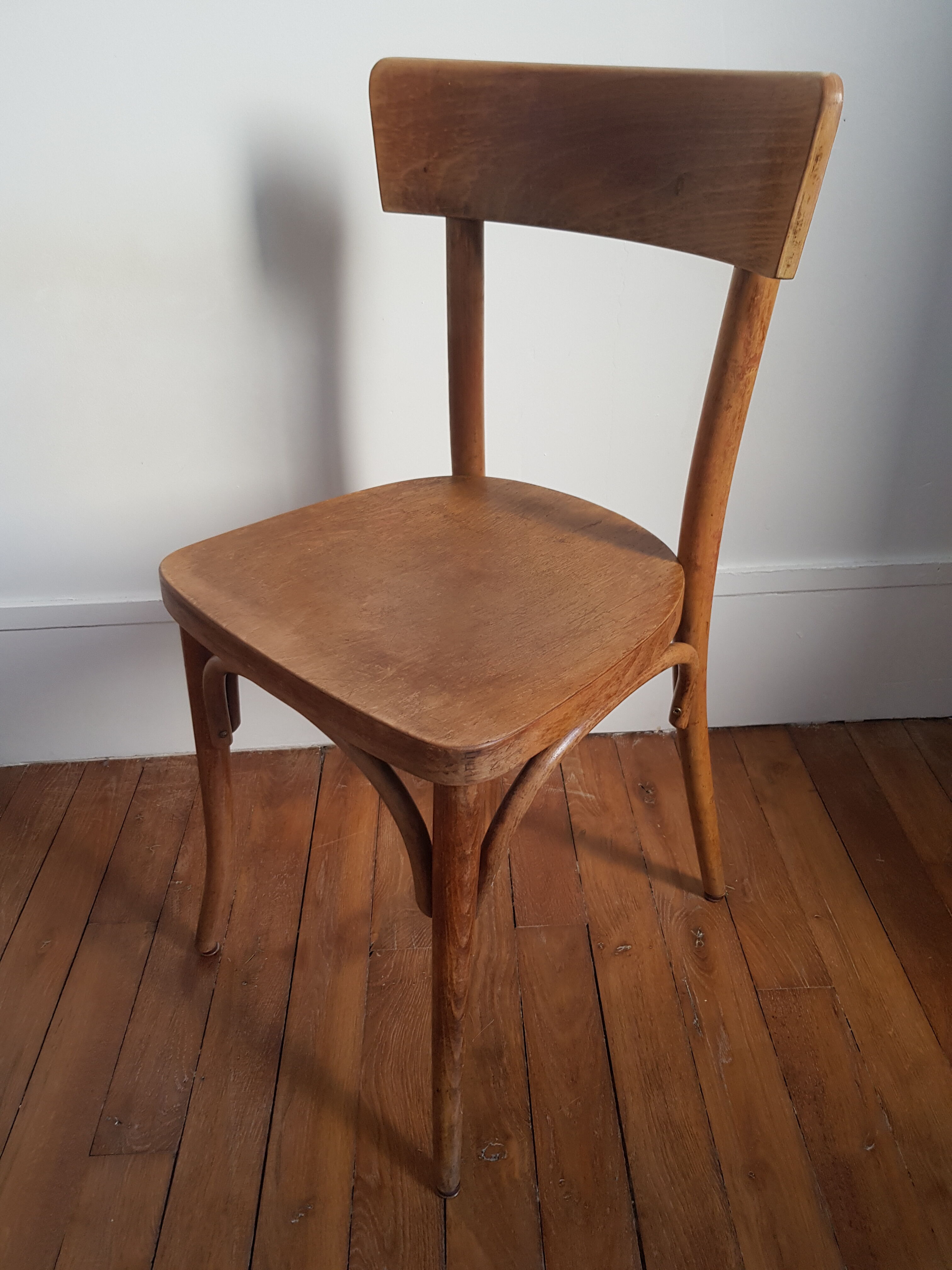 Chaise bistrot en bois clair