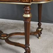 Middle table in rosewood veneer, Napoléon III period – 2nd half of the 19th century.