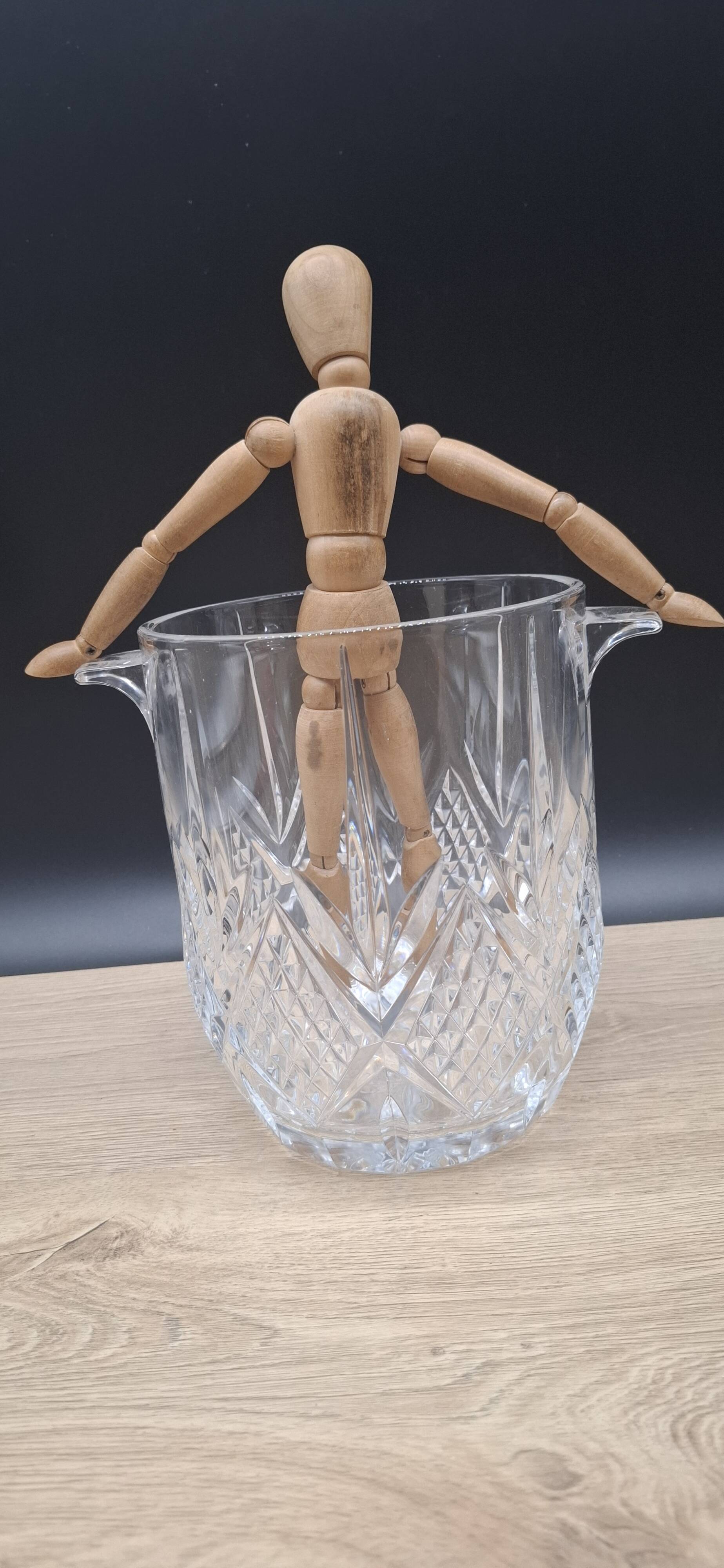 Chiseled crystal champagne bucket
