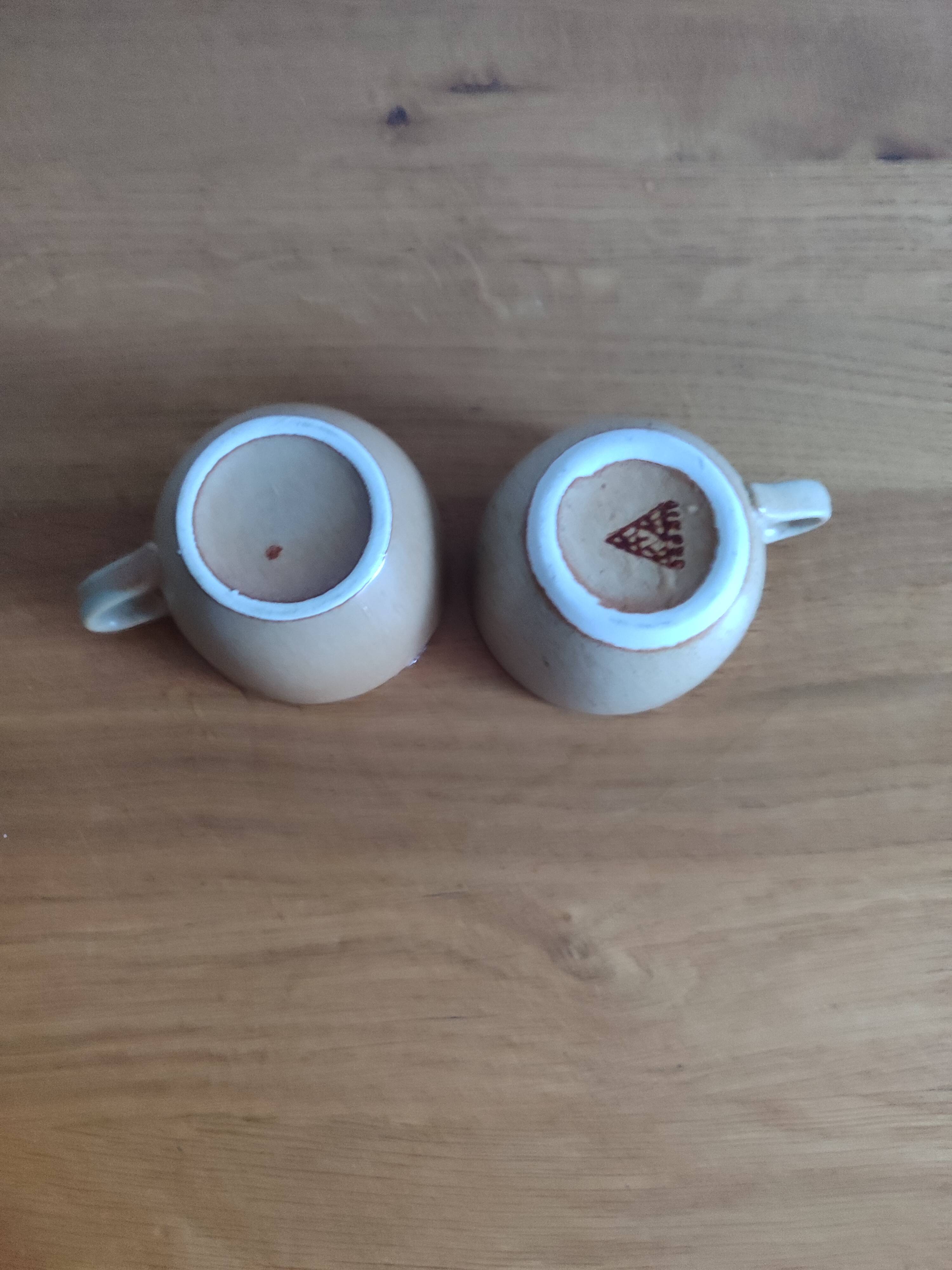 Duo of mugs