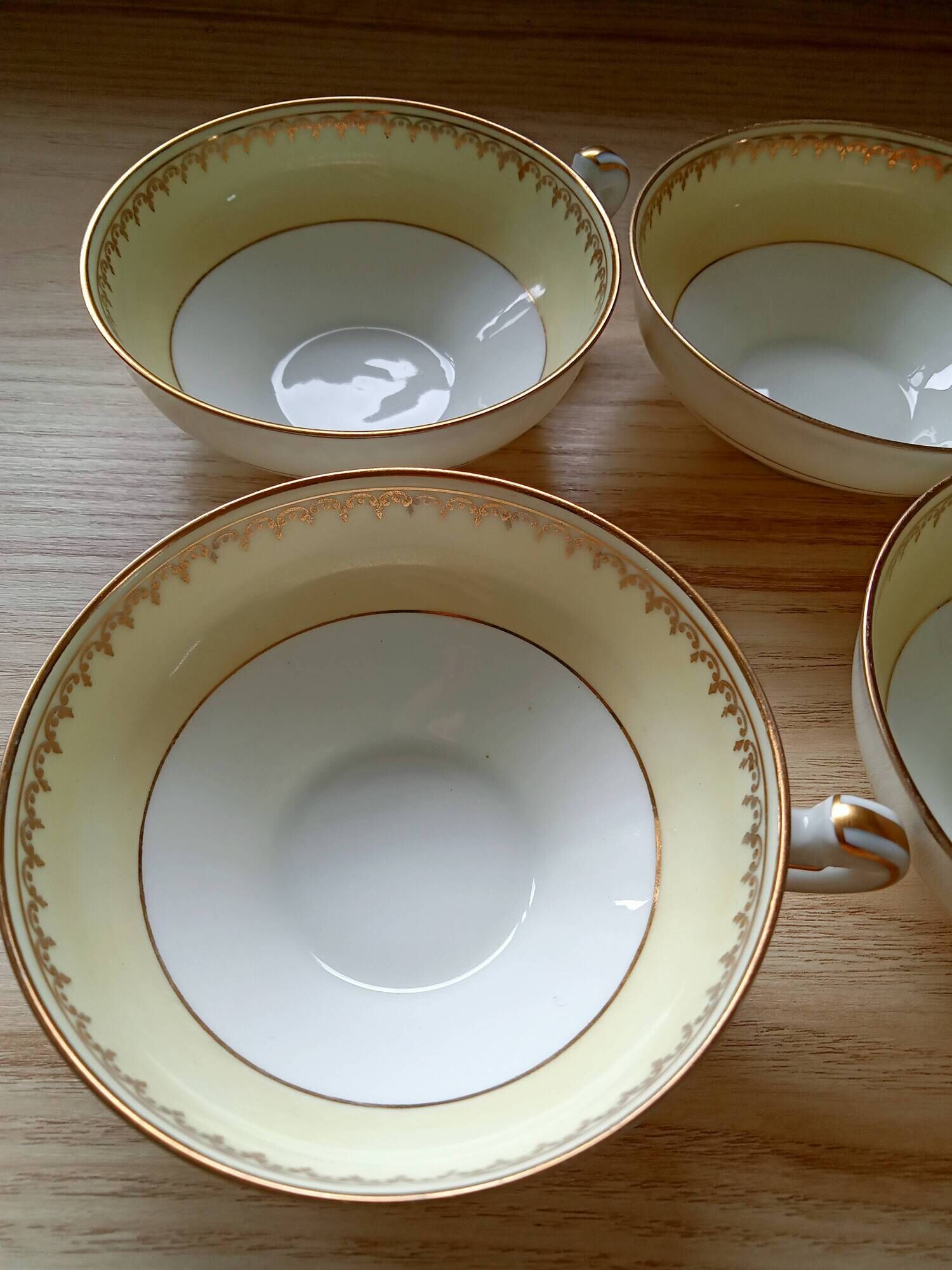 4 cups with 4 saucers Limoges, fine porcelain, coffee cups, white, light green, gold