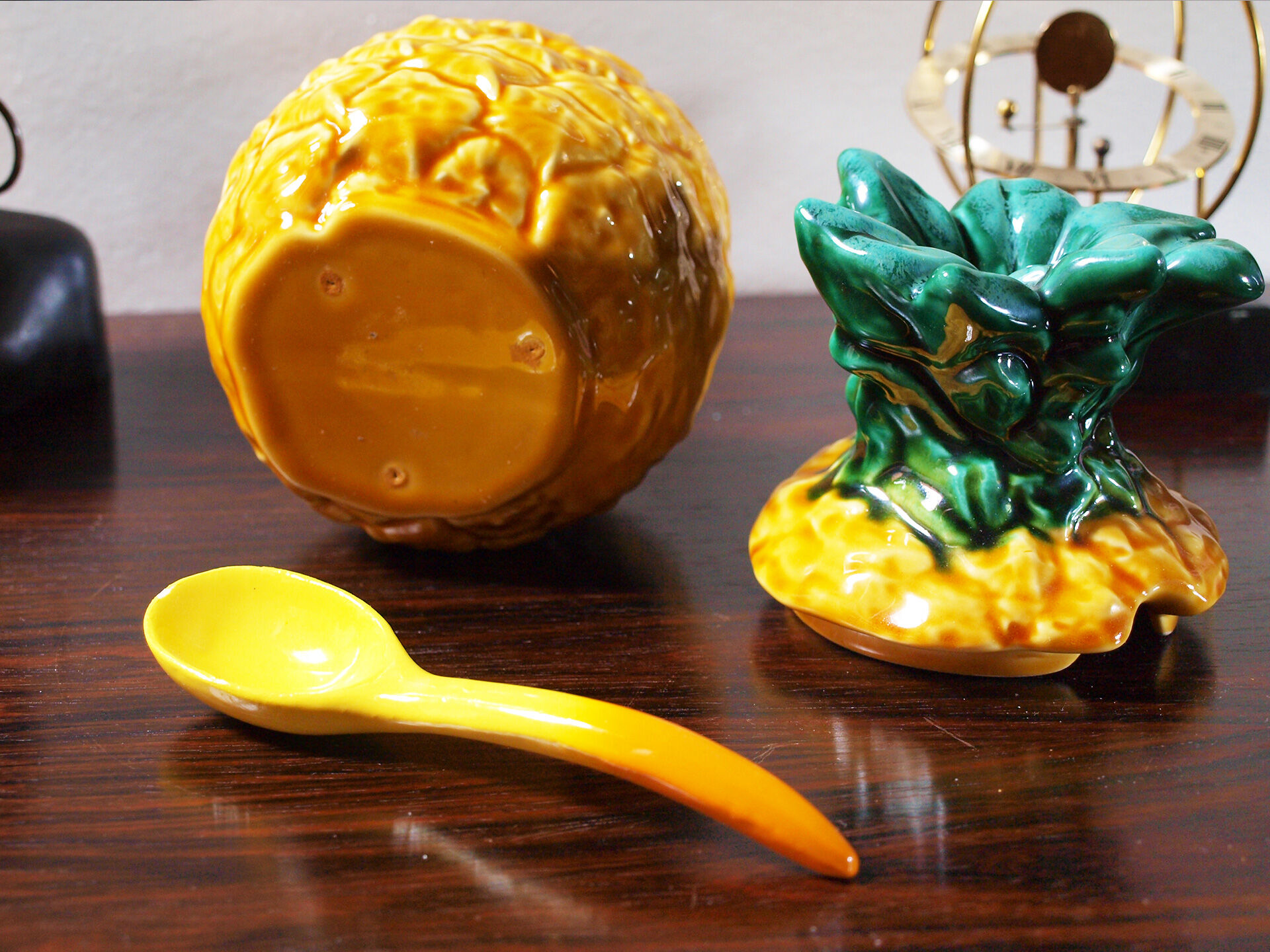 Ceramic pineapple sugar box