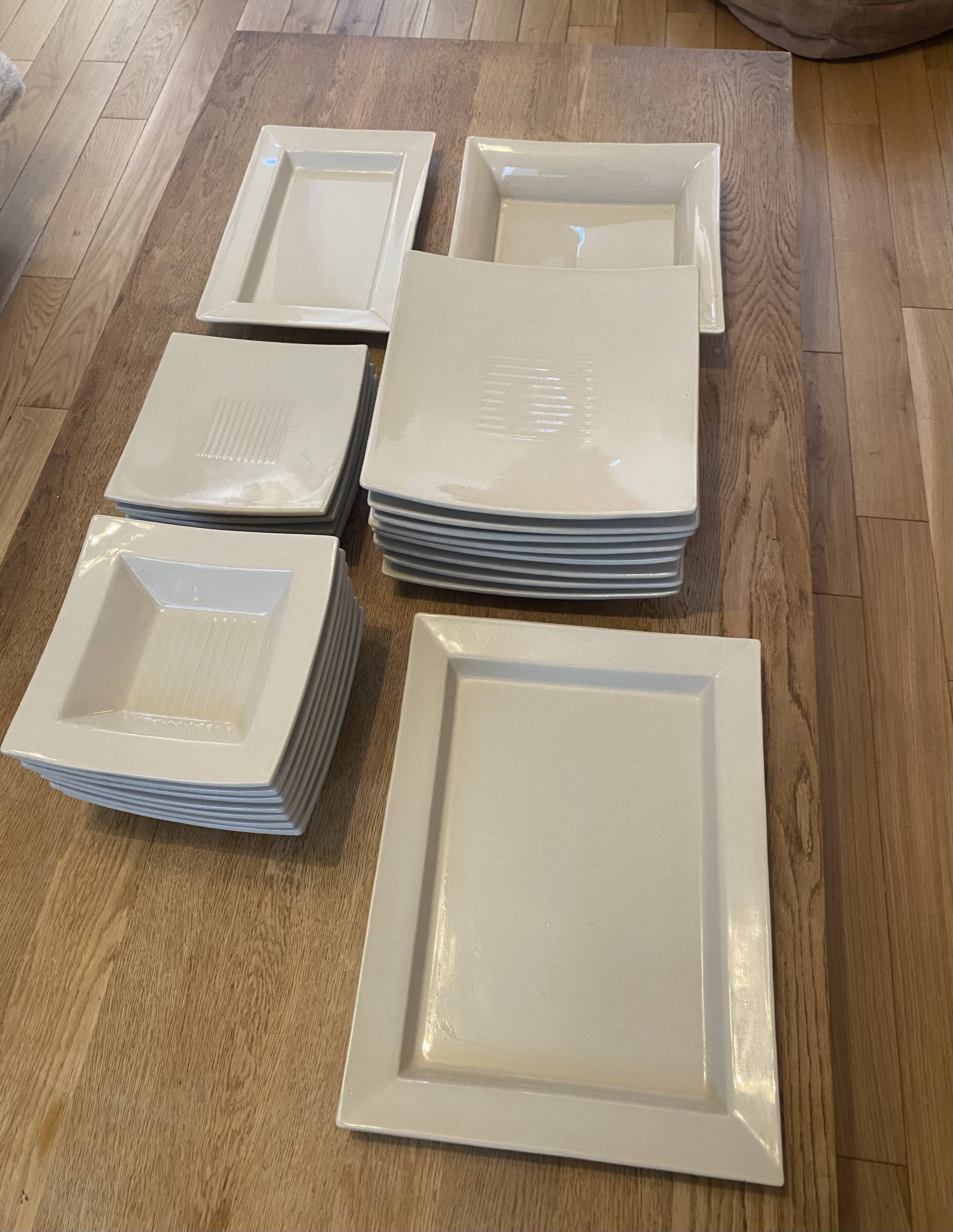 Service d'assiettes et plats en céramique Jars - 23 pièces