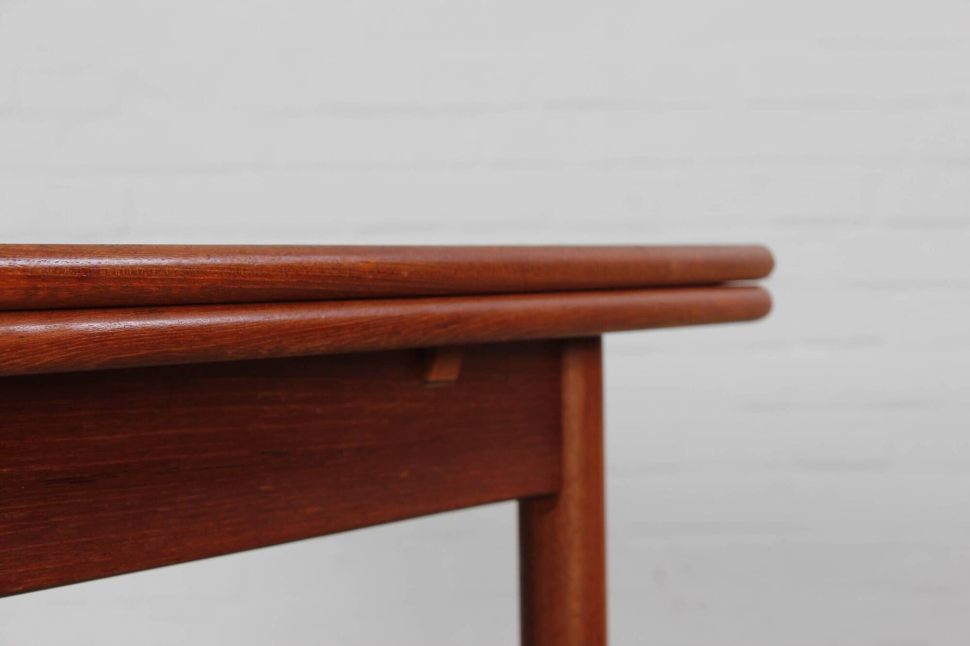 Vintage teak dining table 4-6 pers Danish design kitchen table 60s
