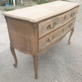Commode dite " sauteuse " en bois massif
