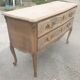 Commode dite " sauteuse " en bois massif