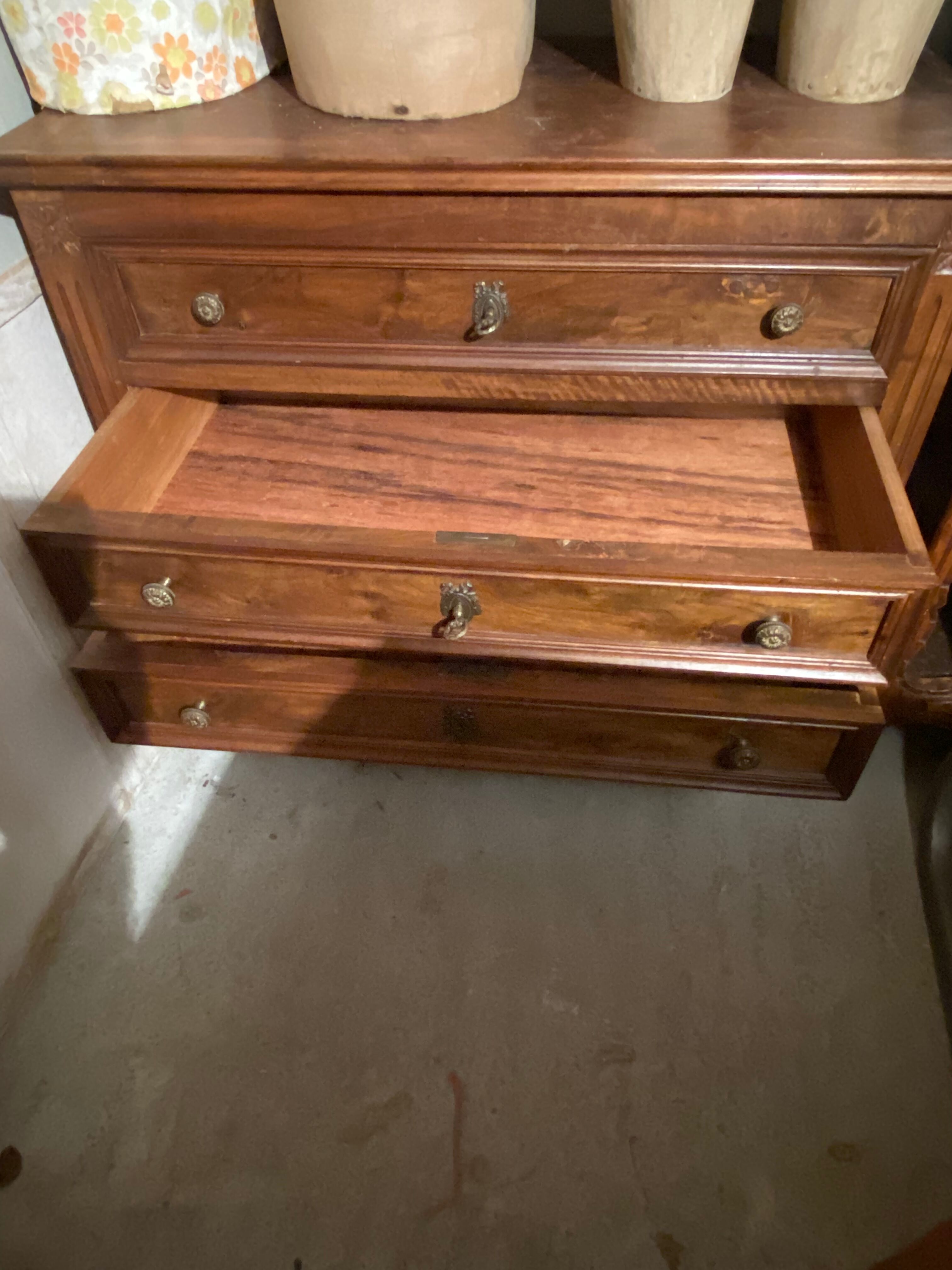 Antique chest of drawers
