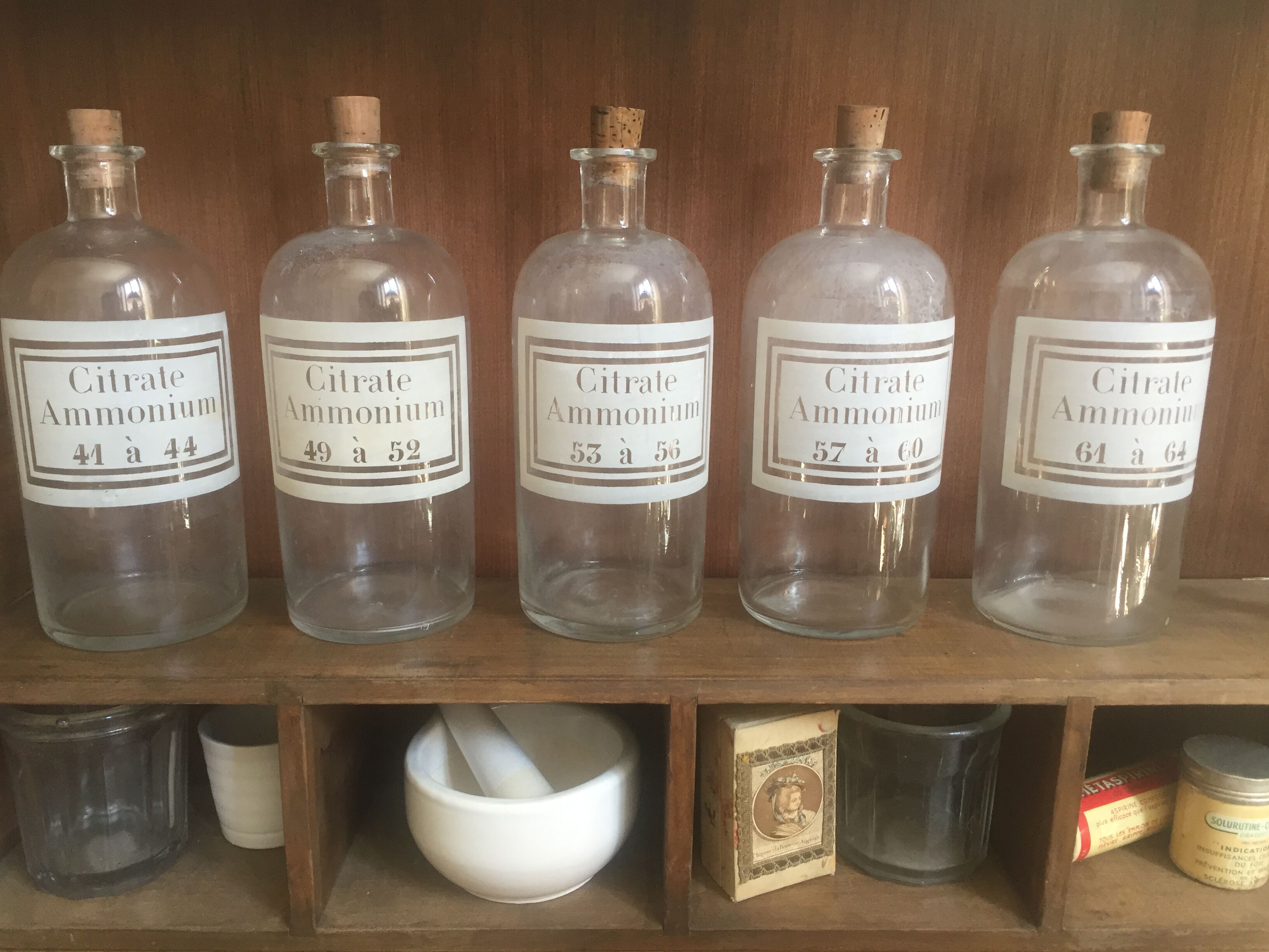 Lot of 5 vials of apothecary, Ammonium citrate