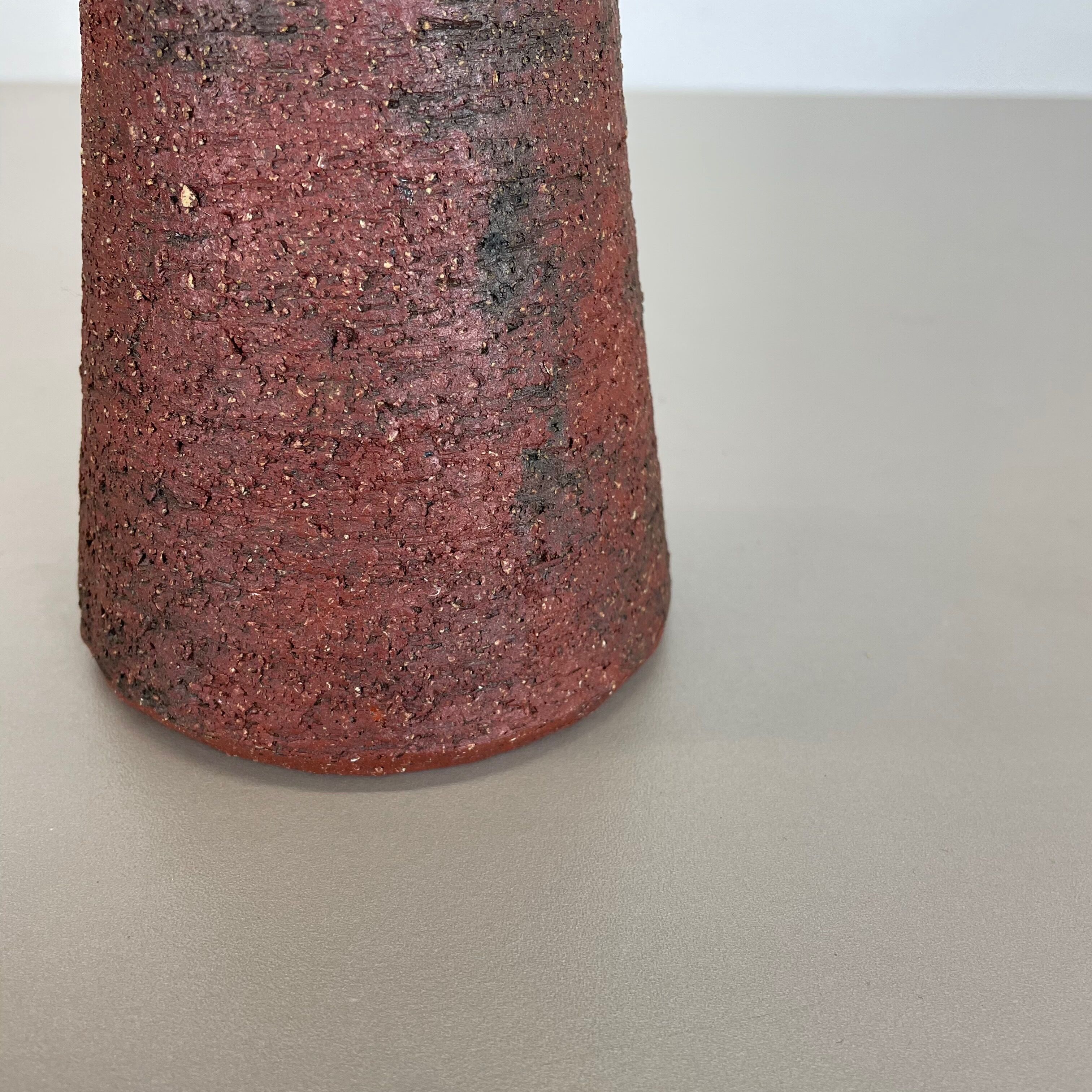 Vase abstrait en céramique rouge de studio par Gerhard Liebenthron, Allemagne, années 1970