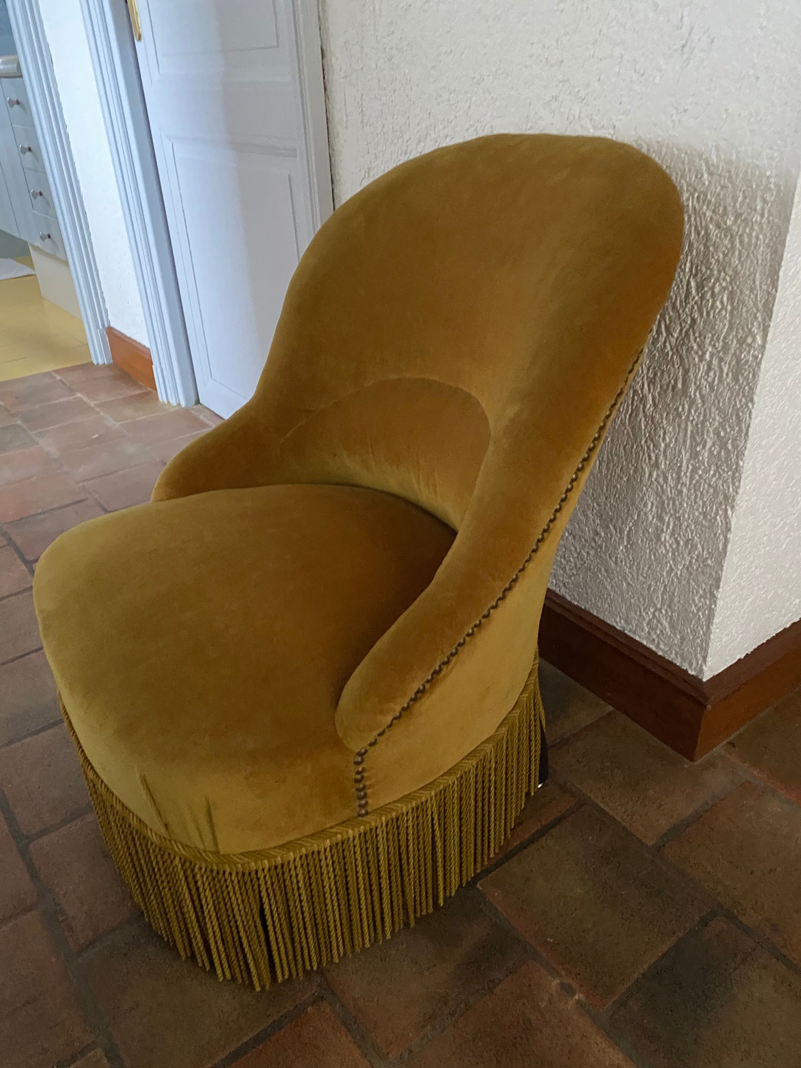 Toad armchair