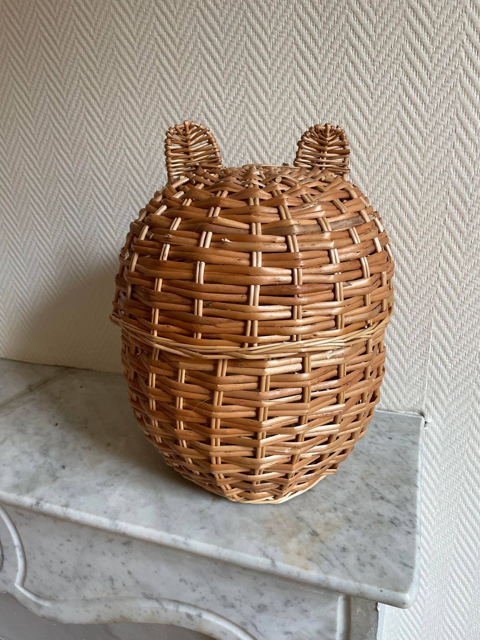 Small wicker basket sculpture